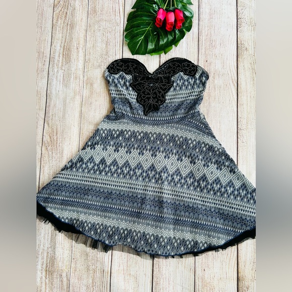 Free People Women’s Blue Strapless Chevron Knit Bandeau Fit & Flare Mini Dress - Picture 2 of 9